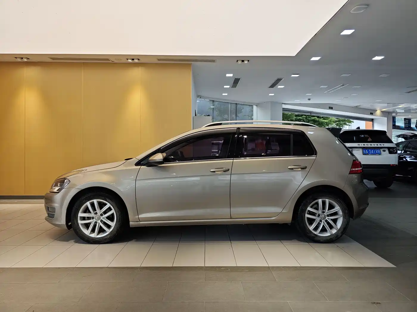 Volkswagen Golf 2015 1.6L Automatic Fashion фото 6