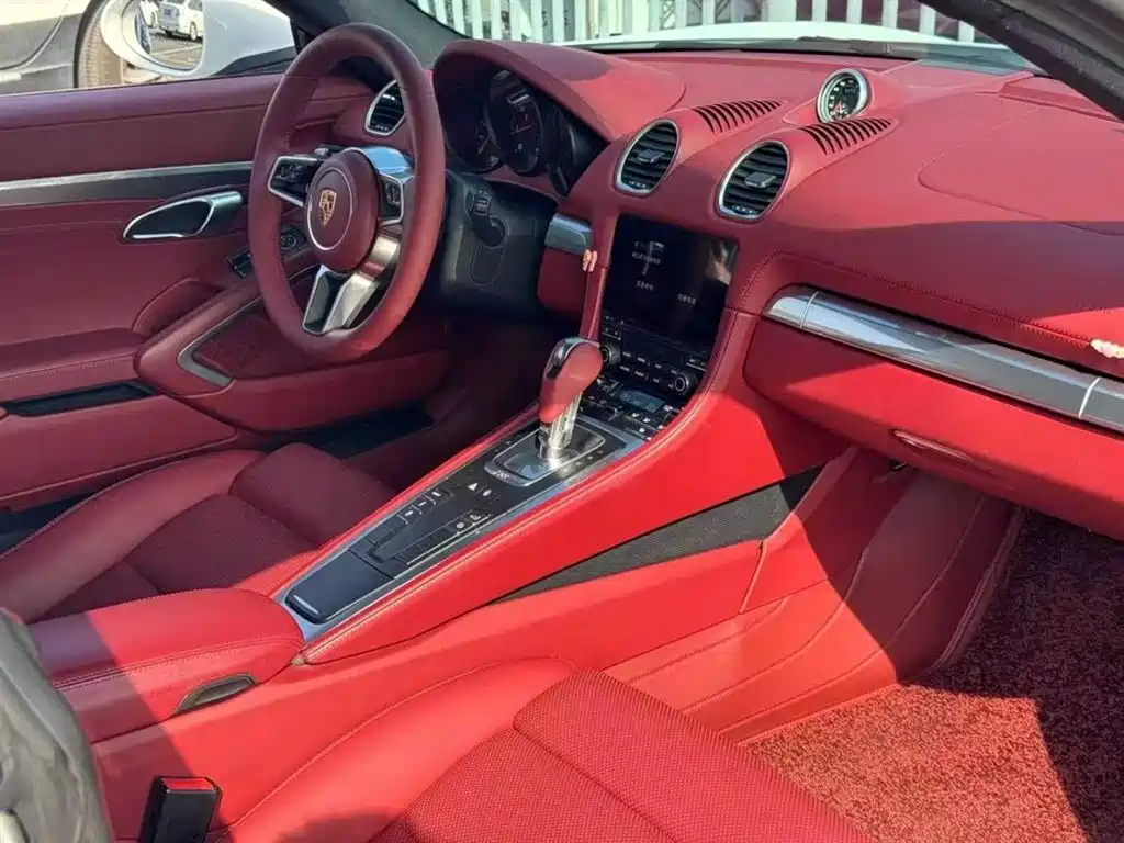 Porsche 718 2018 Cayman 2.0T фото 4