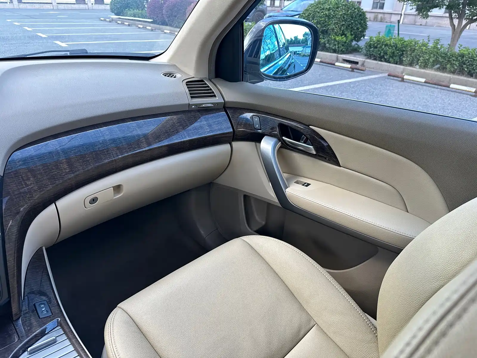 Photo 17 - Acura MDX