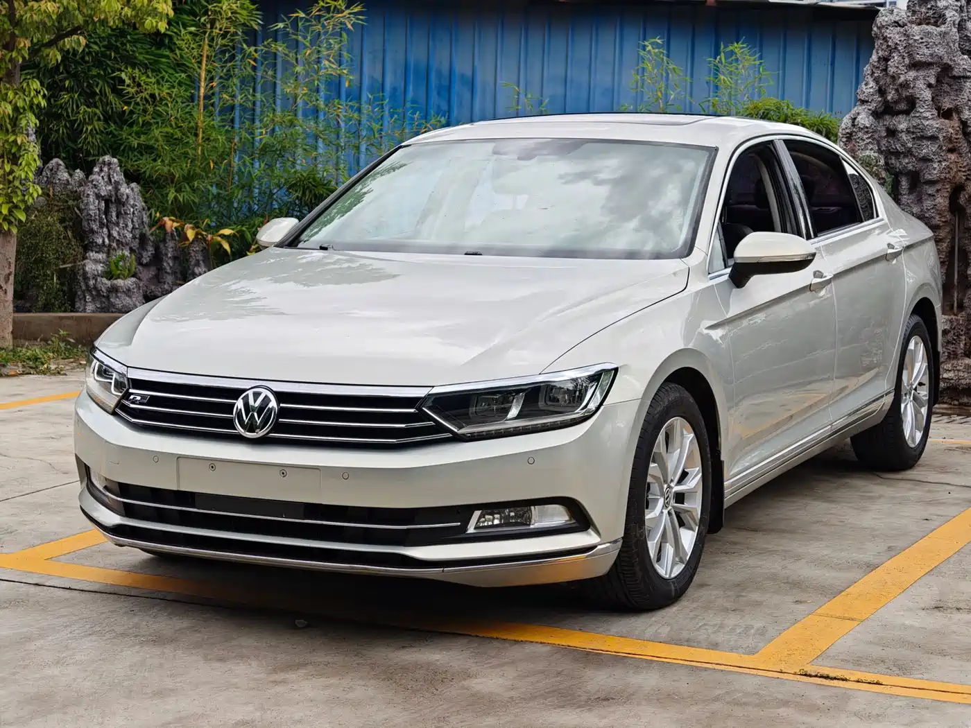 Volkswagen Magotan 2018 Facelift 330TSI DSG Luxury фото 4