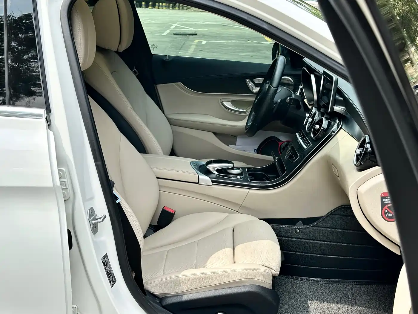 Mercedes-Benz C-Class 2015 Facelift C 200 L Sport фото 4