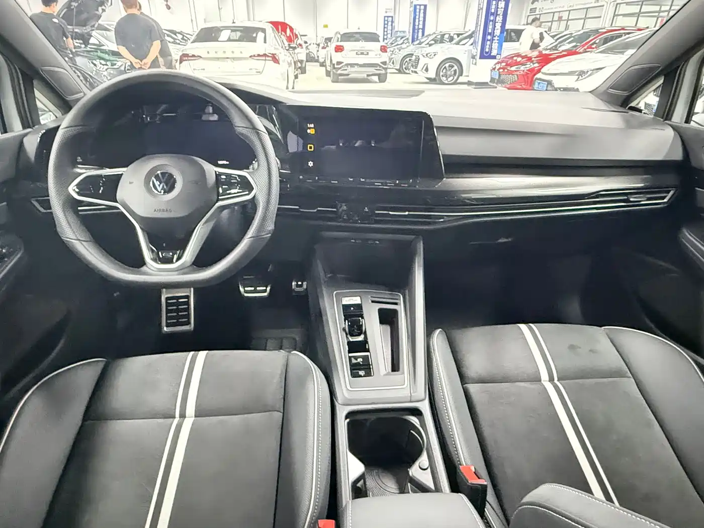 Volkswagen Golf 2021 280TSI DSG R-Line фото 19