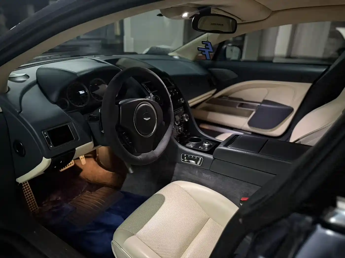 Aston Martin Rapide 2012 2010 6.0L