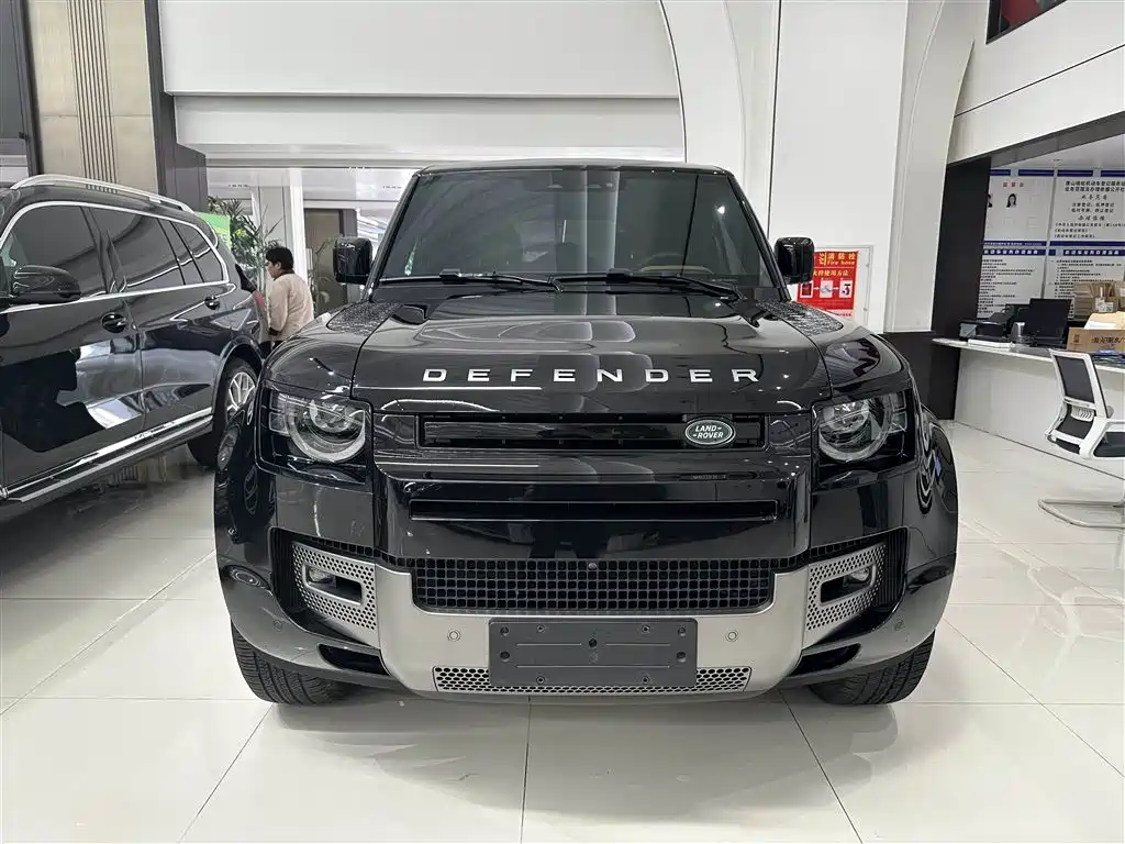 Land Rover Defender 2024 110 3.0T P400 X-DYNAMIC HSE фото 3