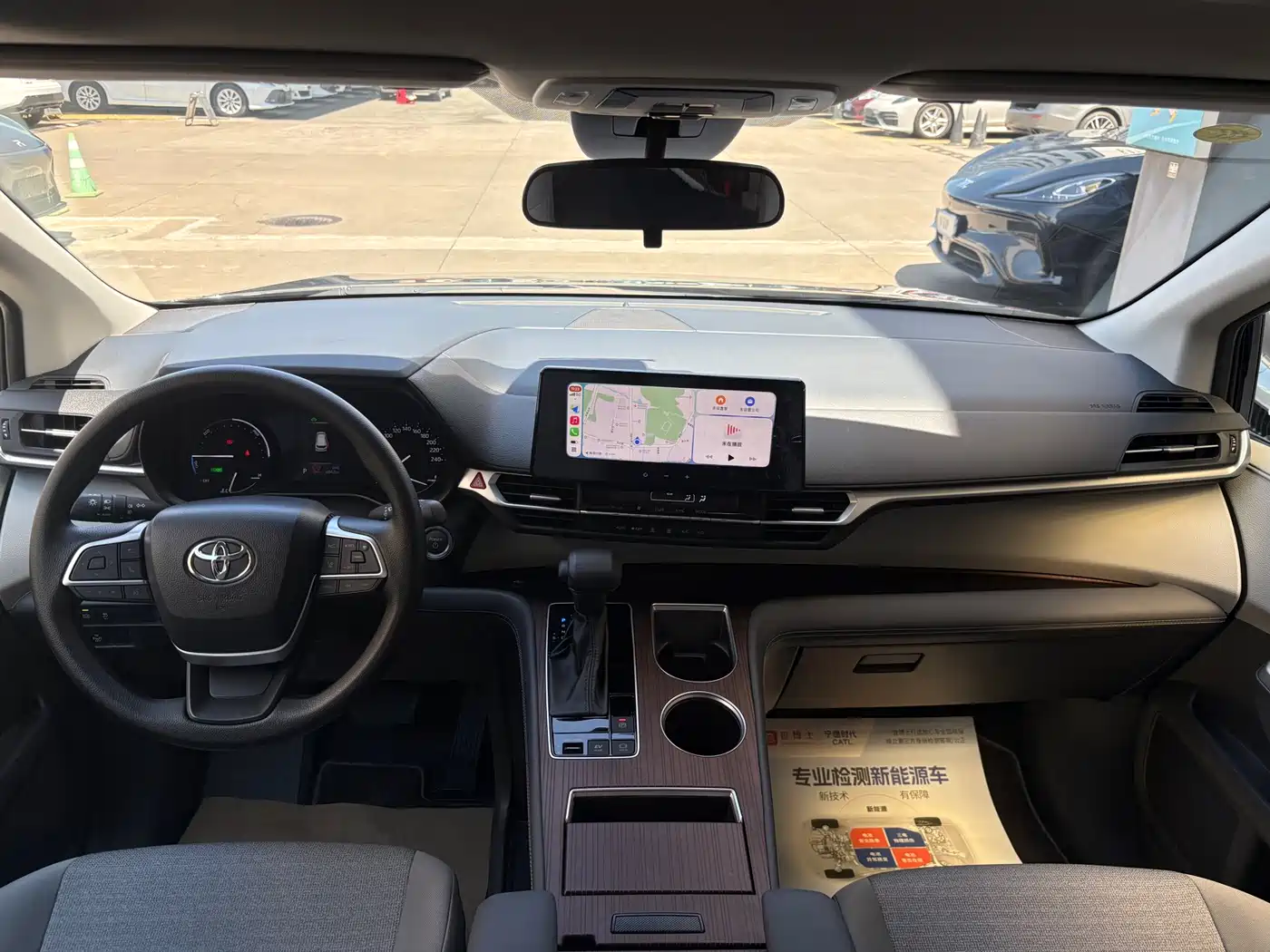 Toyota Sienna 2024 2.5L Hybrid Comfort Edition фото 14