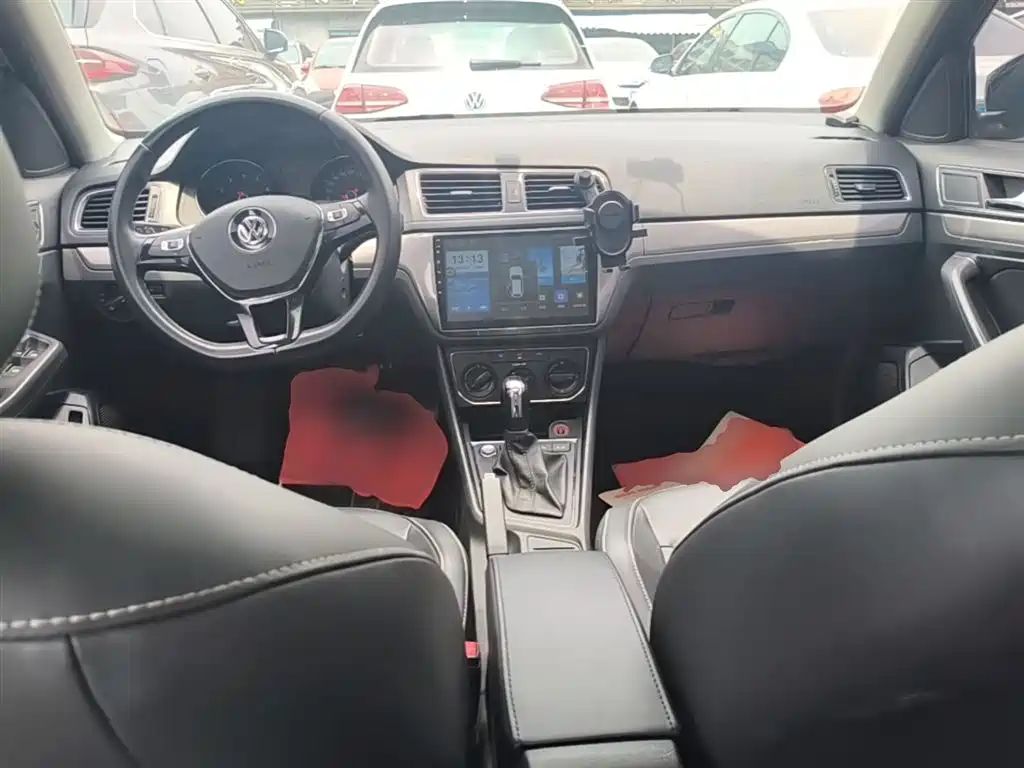 Volkswagen Lavida 2017 1.6L Automatic Comfort Edition фото 10