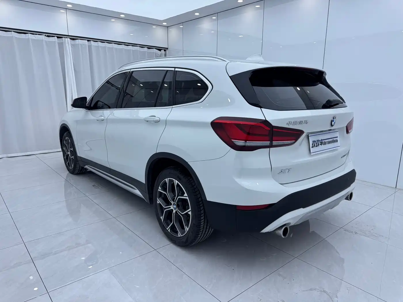 BMW X1 2022 sDrive20Li Fashion фото 6