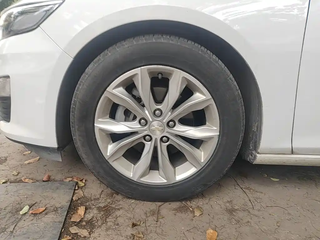 Фото 23 - Chevrolet Malibu XL