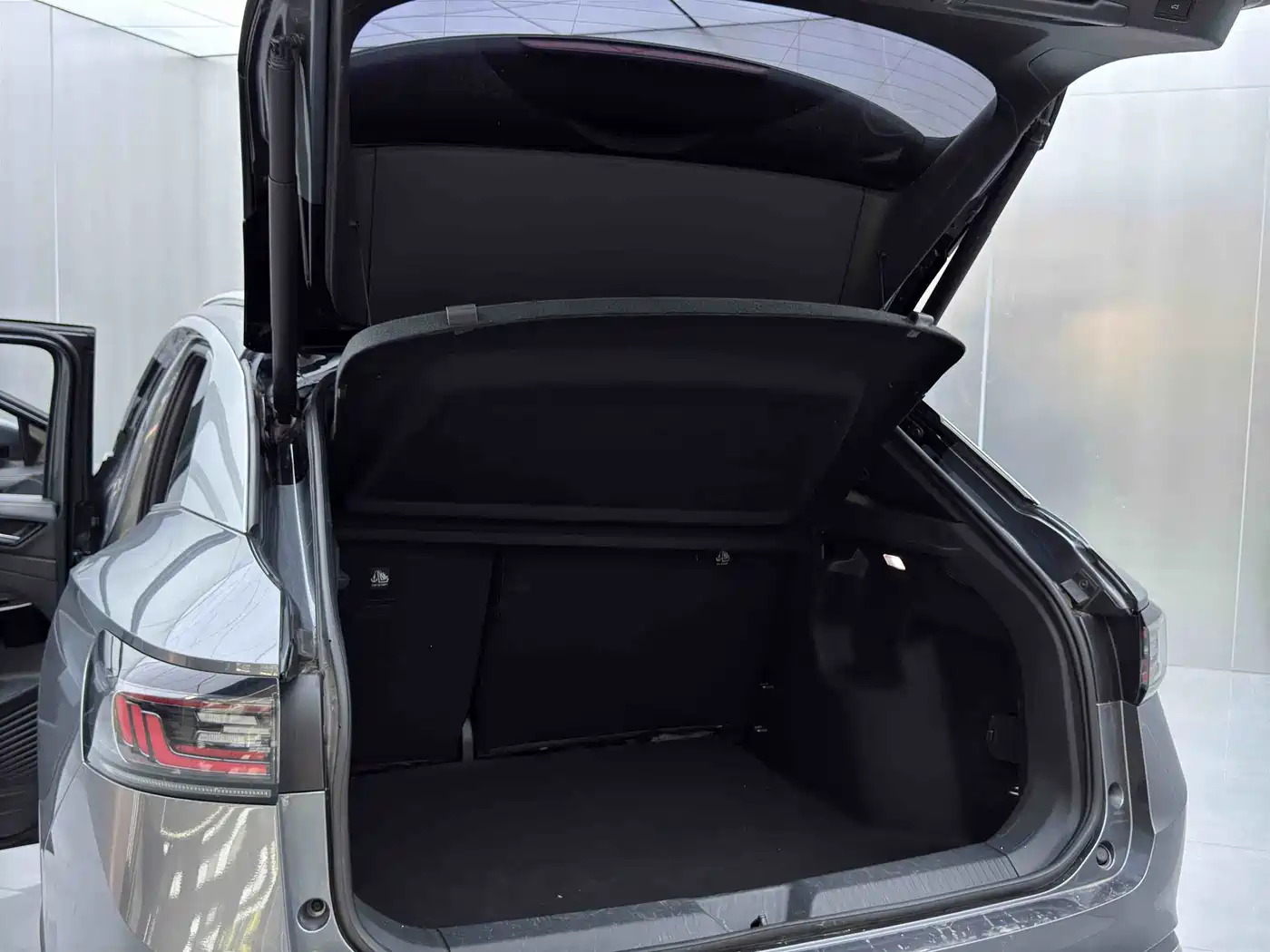 Volkswagen ID.4 X 2021 Pro Ultimate Long Range Edition фото 10