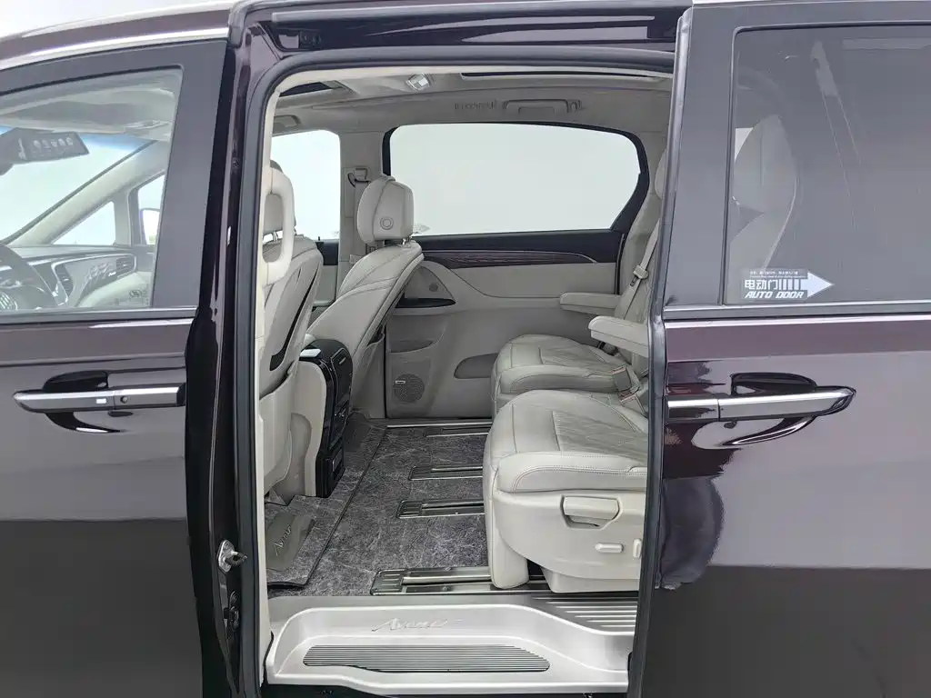 Фото 15 - Buick GL8