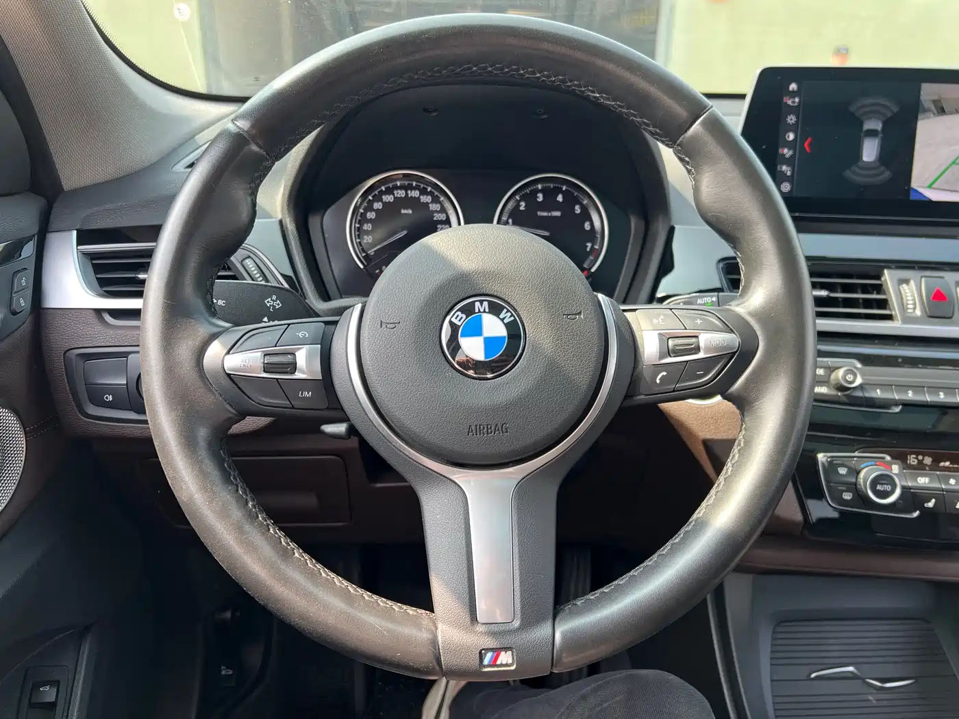 BMW X1 2022 sDrive25Li Leading фото 12