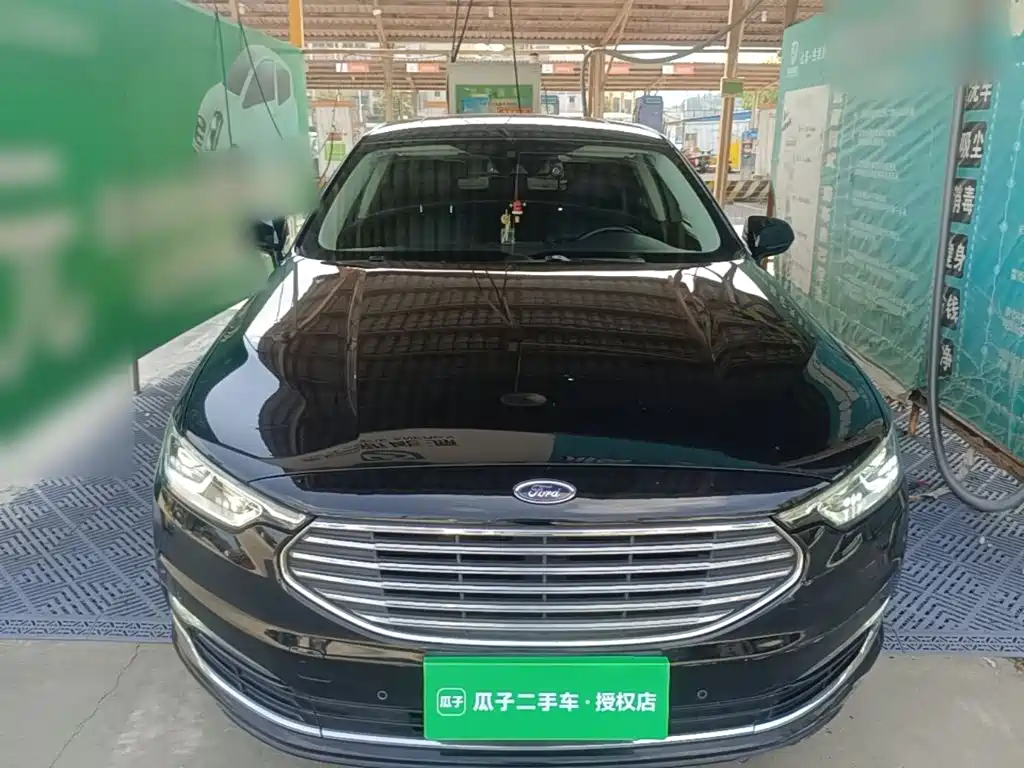 Фото 3 - Ford Taurus