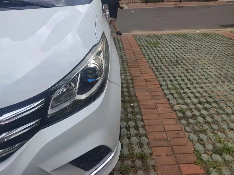 SAIC Maxus Maxus G10 2020 2021 2.0T Automatic Smart Edition Gasoline 7-Seater