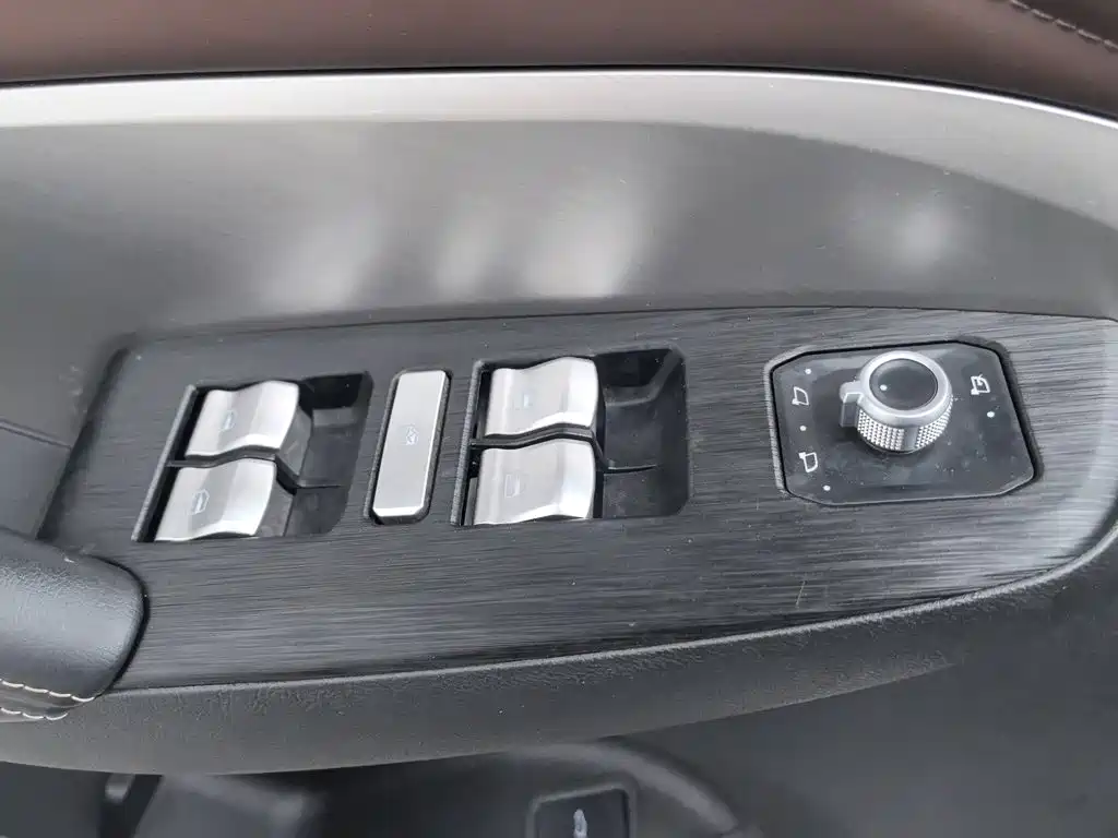 WEY VV6 2021 2021 2.0T 2WD Smart Enjoyment+