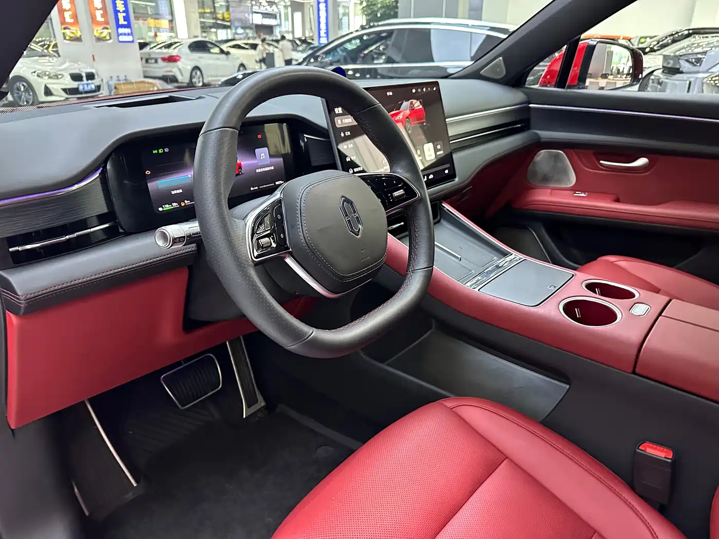 AITO Wenjie AITO M5 2025 Extended Range Ultra AWD фото 5