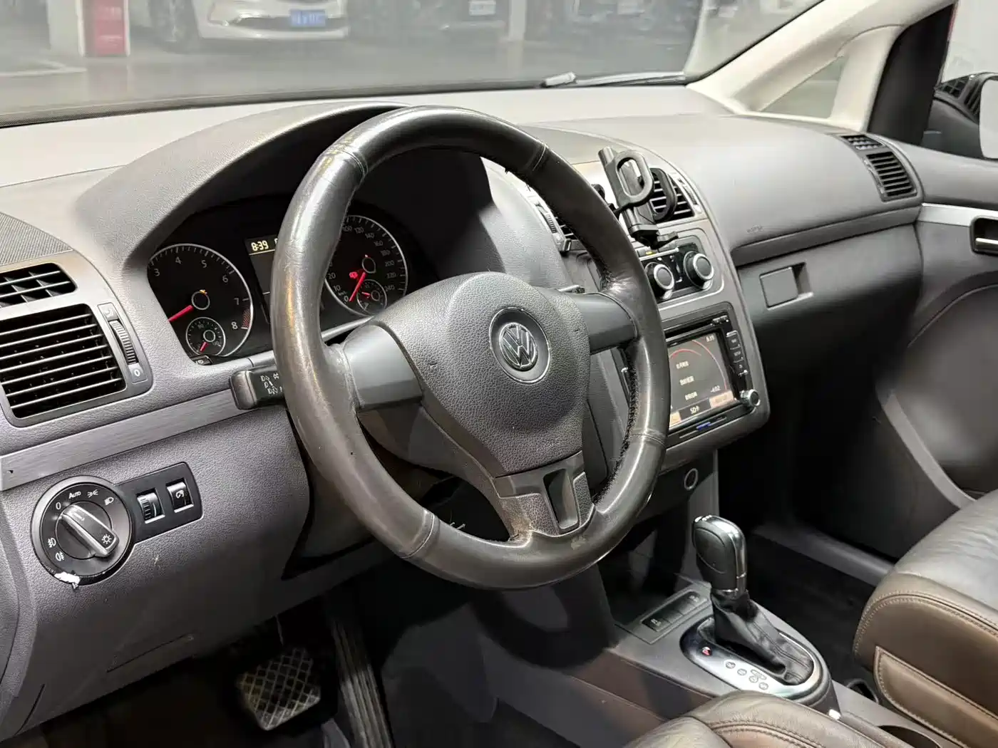 Photo 8 - Volkswagen Touran