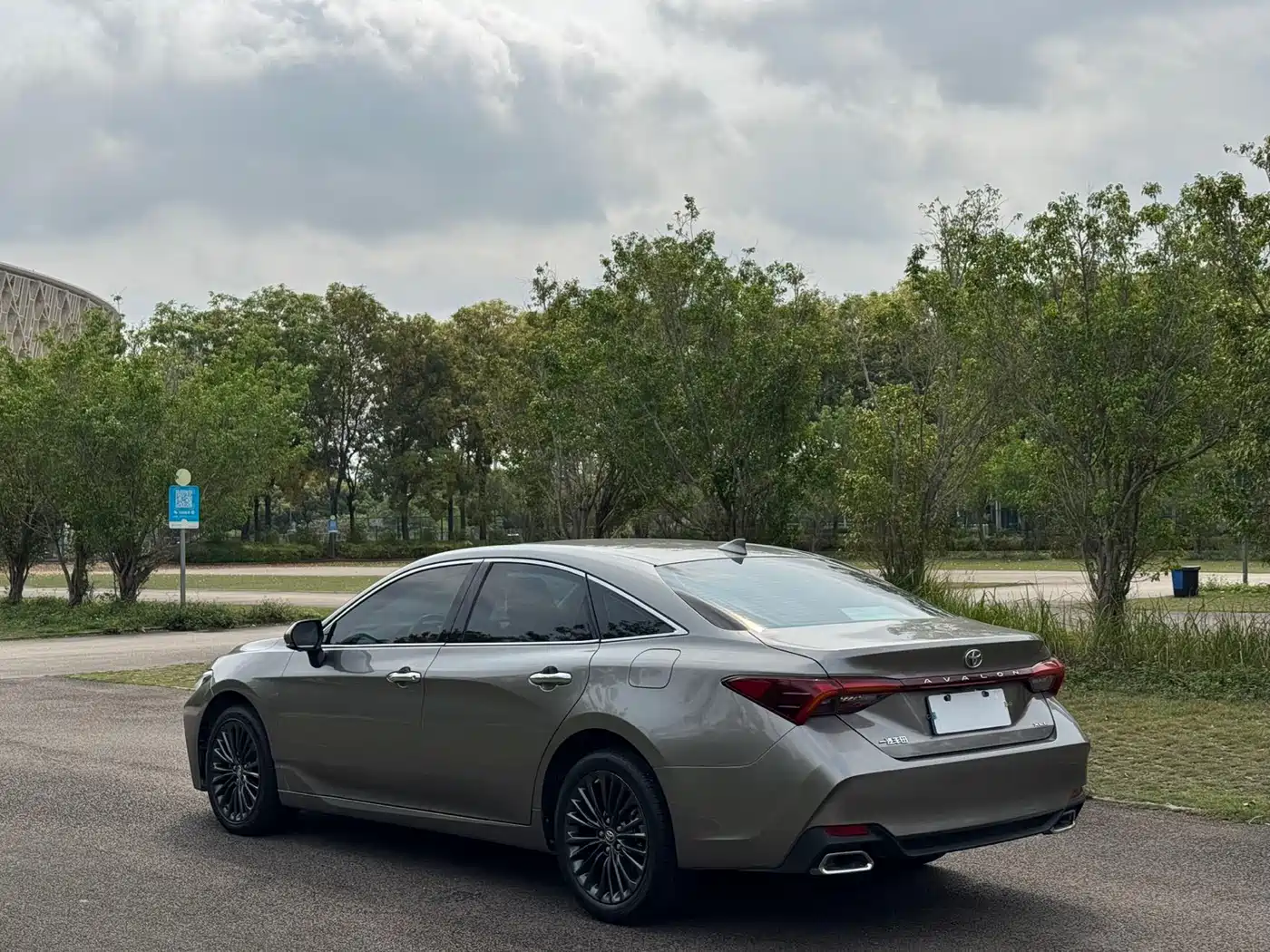 Toyota Avalon 2022 2.0L XLE Premium фото 7