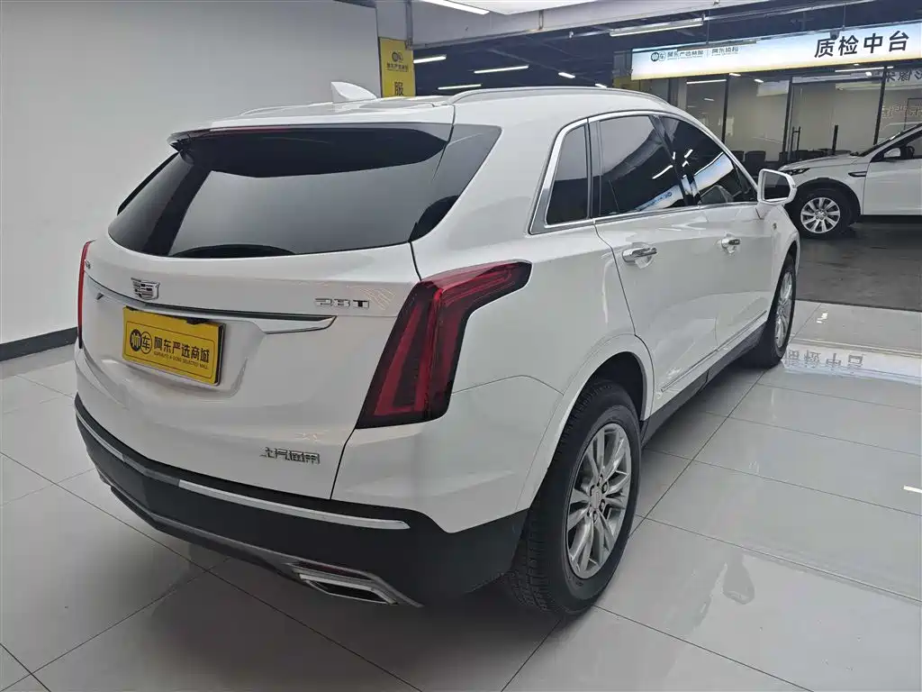 CADILLAC XT5