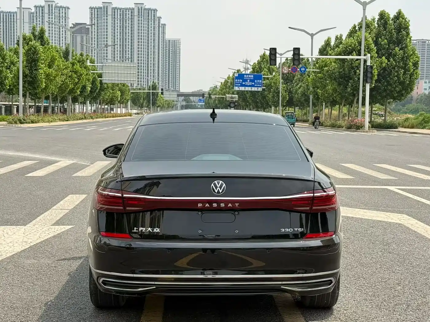 Volkswagen Passat 2023 330TSI Starlight Elite Edition фото 7