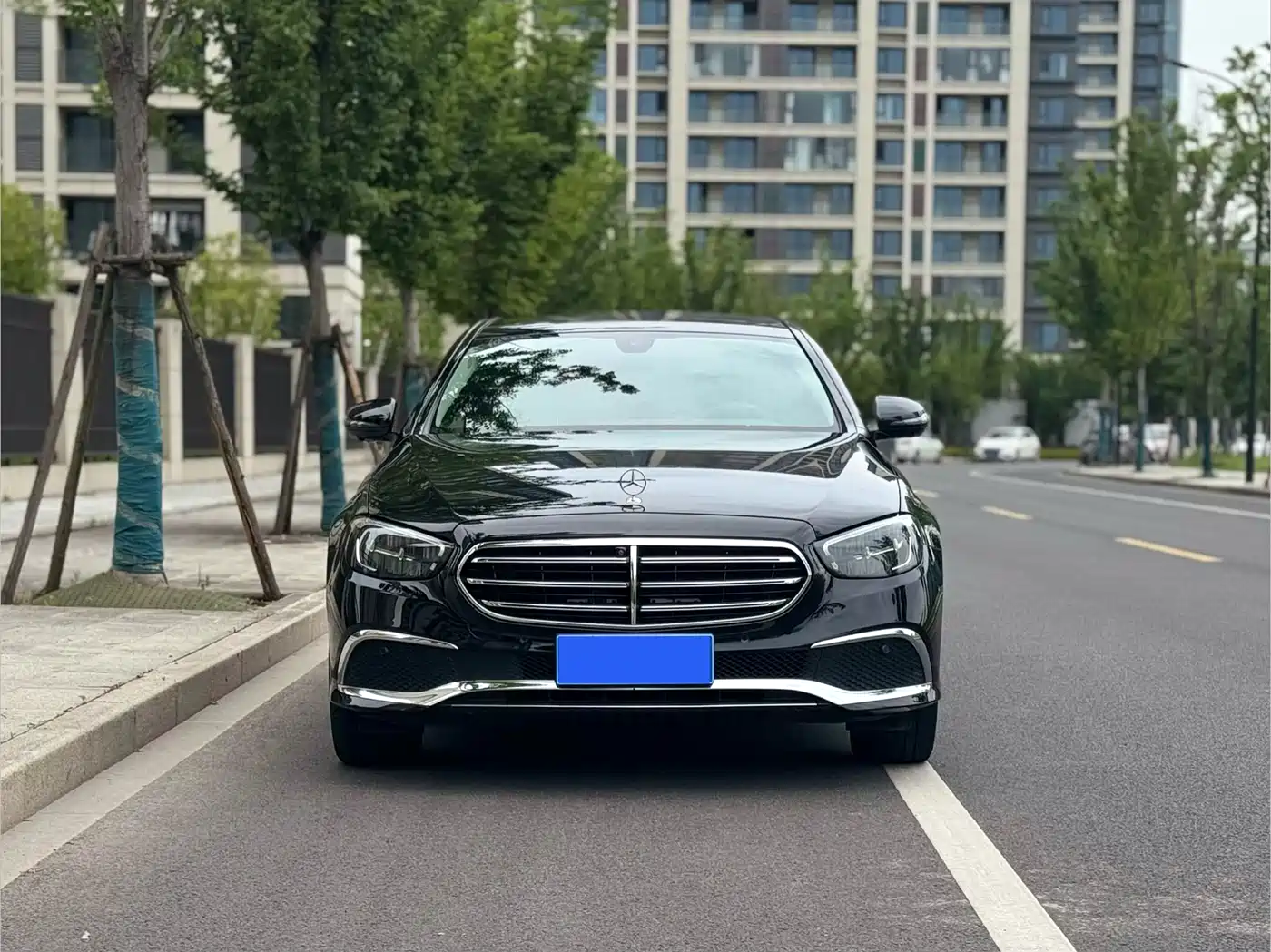 Mercedes-Benz E-Class 2023 E 300 L Fashion фото 2