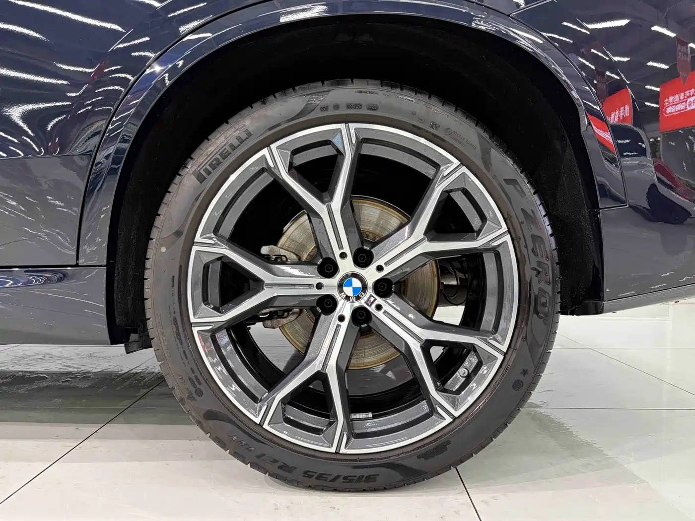 BMW X5 2022 Model xDrive 40Li M Sport Package фото 26