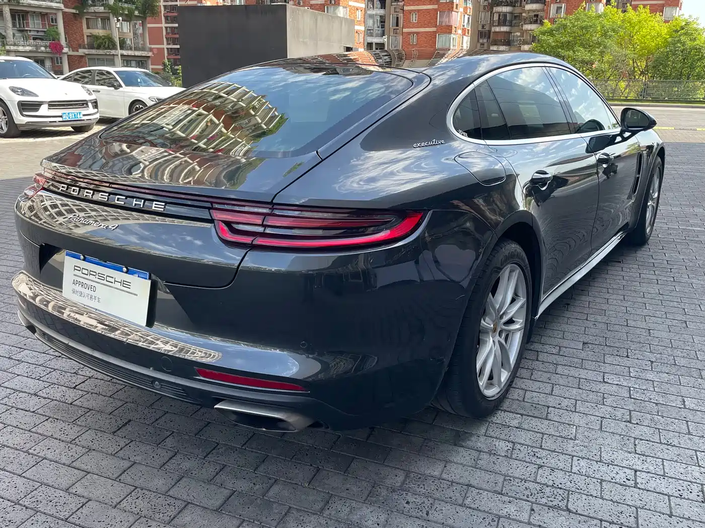 Porsche Panamera 2017 Panamera 4 Executive Long Wheelbase 3.0T фото 12
