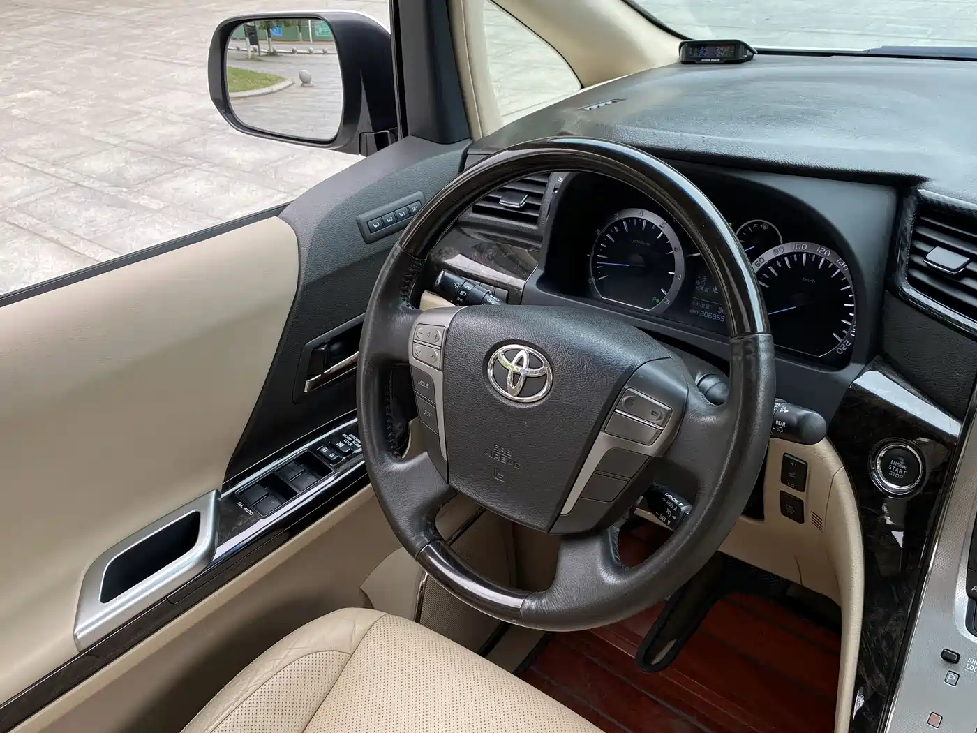 Toyota Alphard 2011 3.5L Luxury Edition фото 12