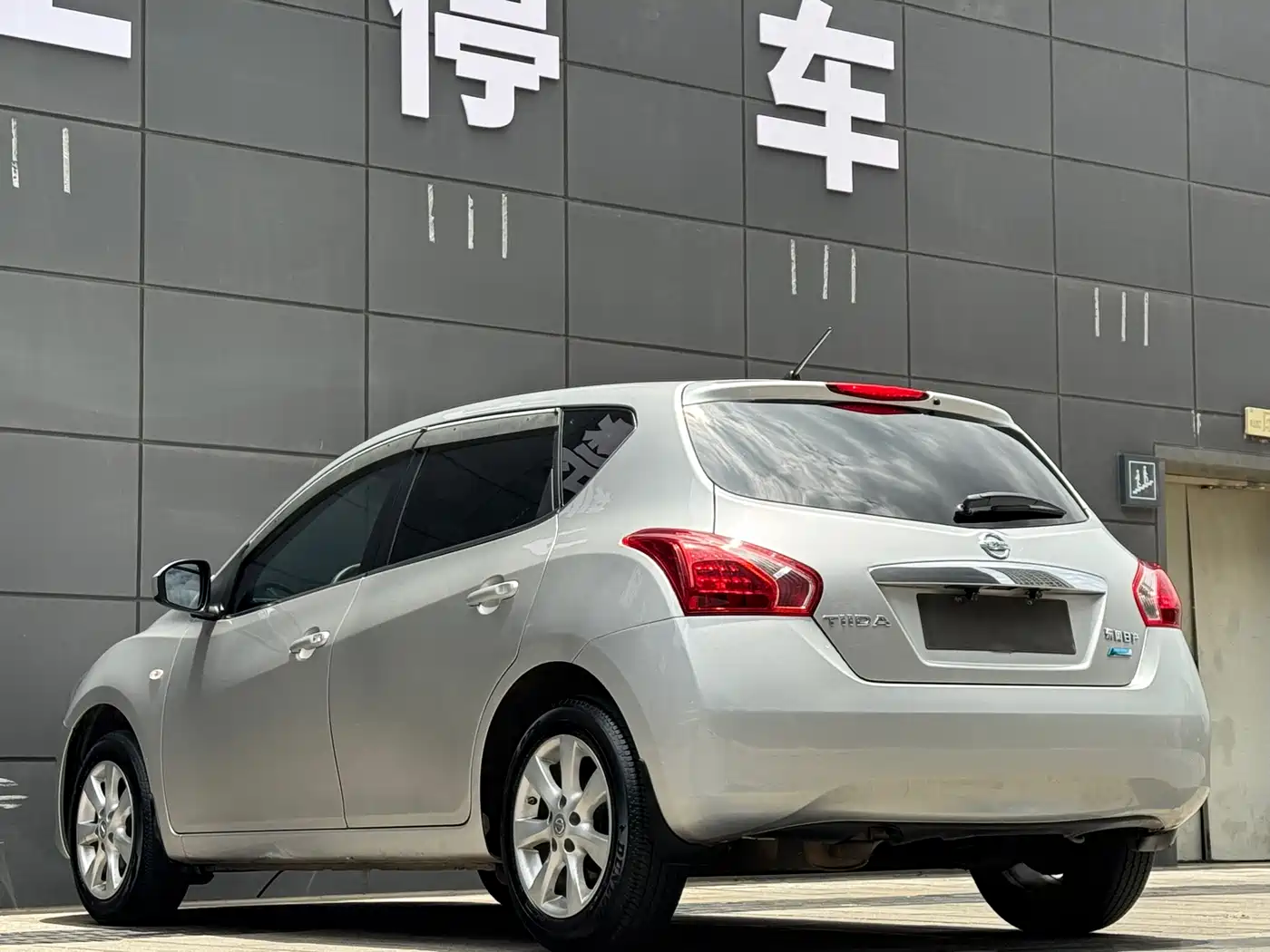 Photo 26 - Nissan Tiida