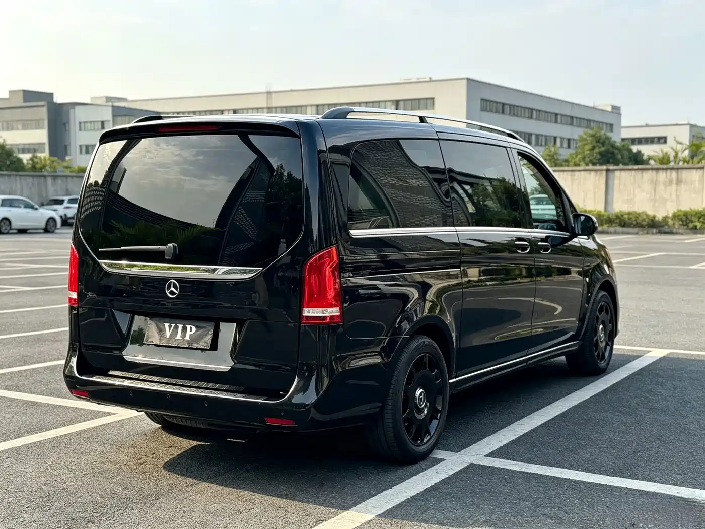 Фото 8 - Mercedes-Benz V-Class