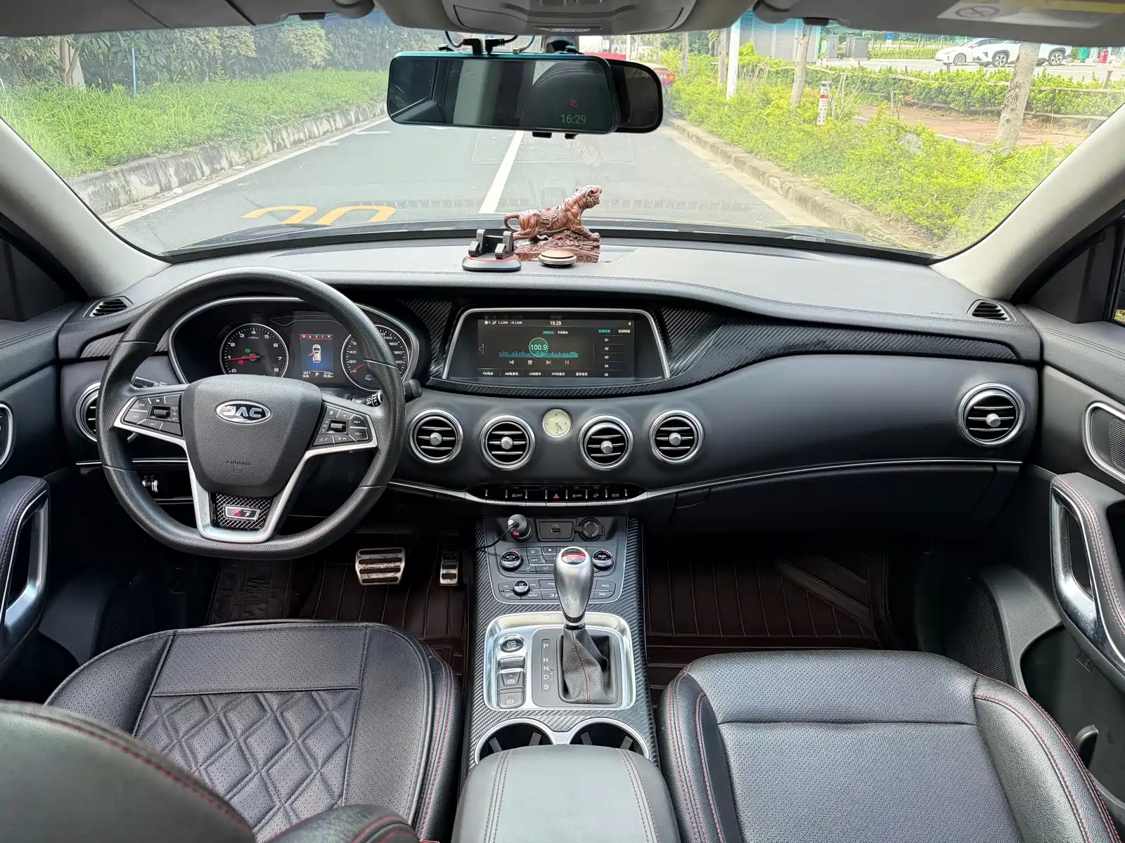 Фото 9 - JAC Refine S7