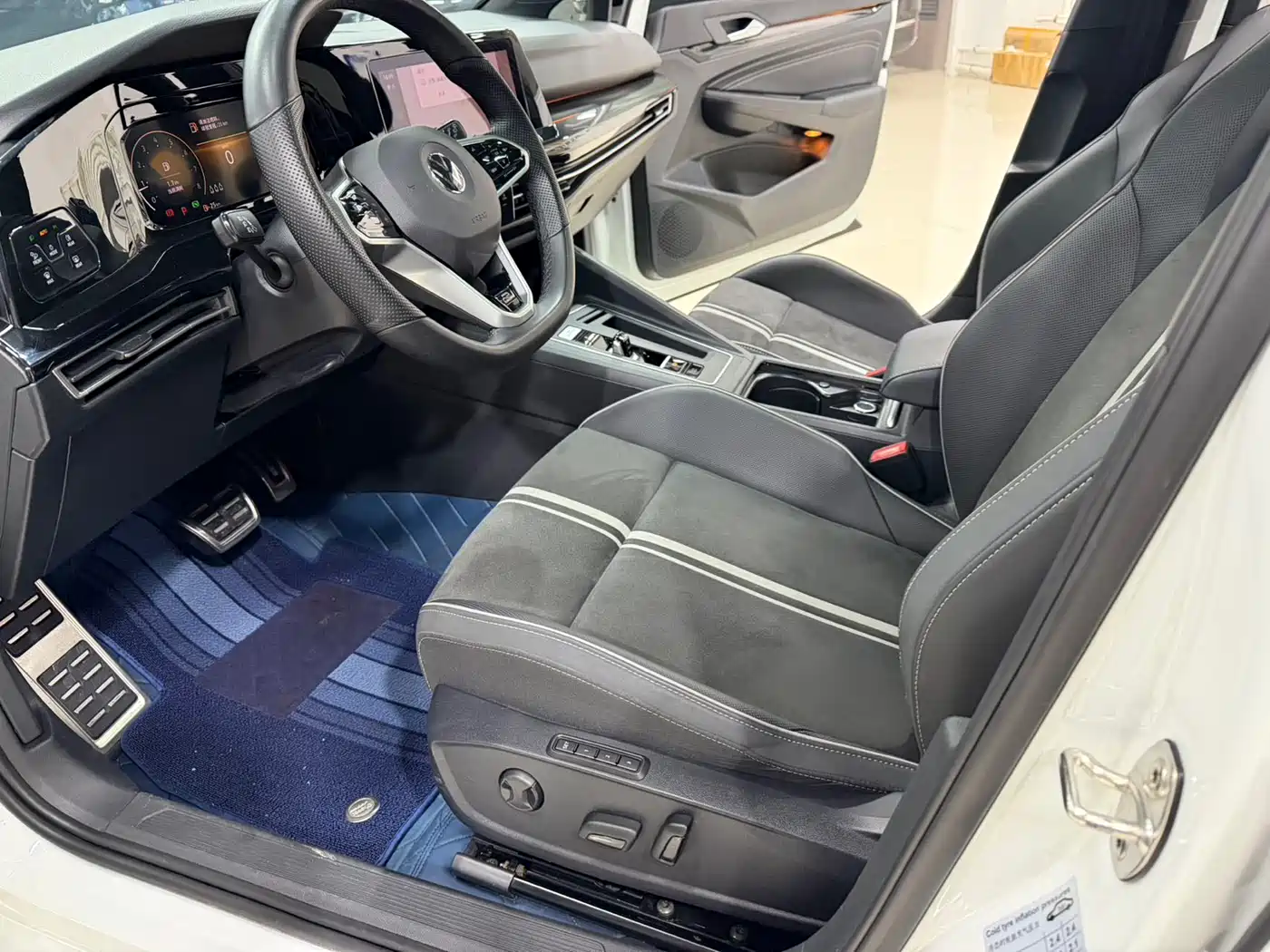 Volkswagen Golf 2021 280TSI DSG R-Line фото 7