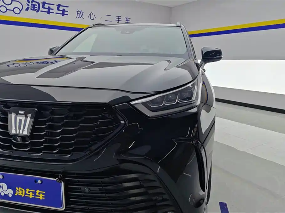 Toyota Crown Kluger 2023 2.5L HEV AWD Premium Edition фото 5