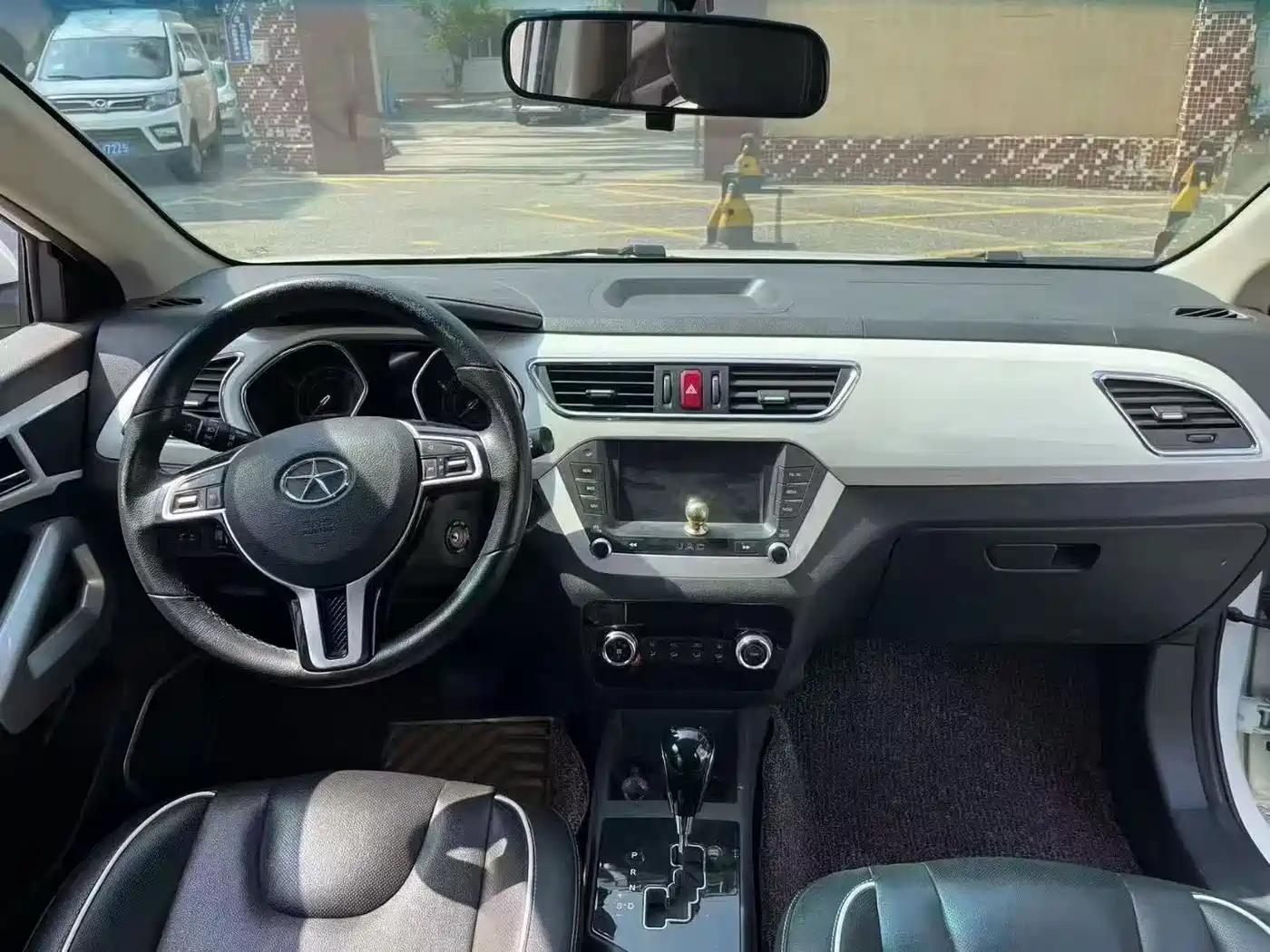 JAC Motors Refine S2 2016 2015 1.5L CVT Luxury Smart