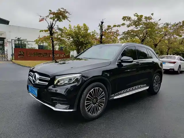 MERCEDES-BENZ GLC