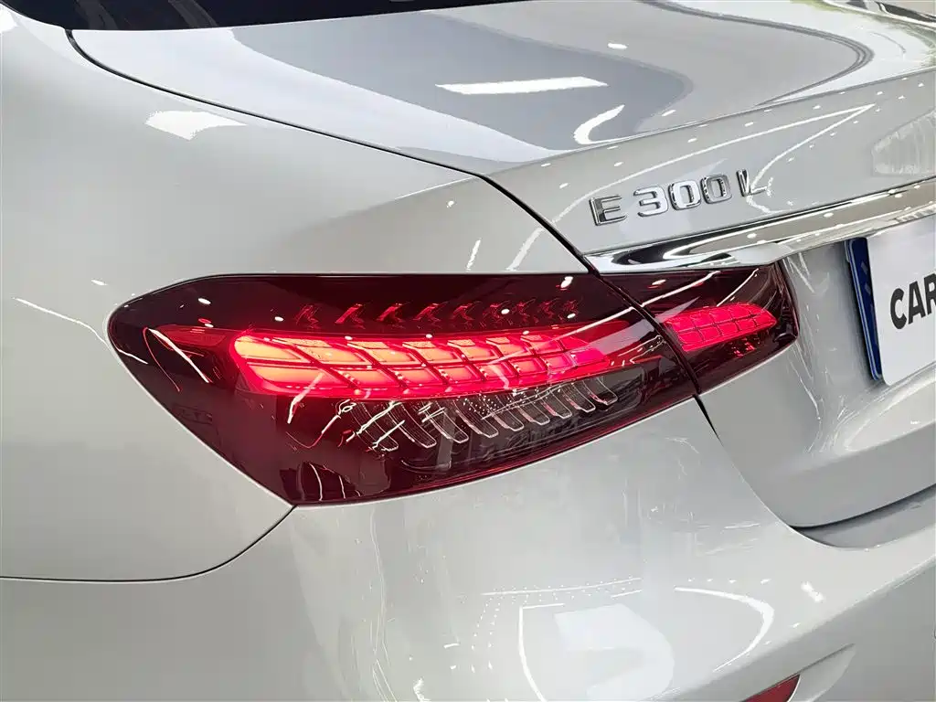 Mercedes-Benz E-Class 2023 E 300 L Fashion фото 12