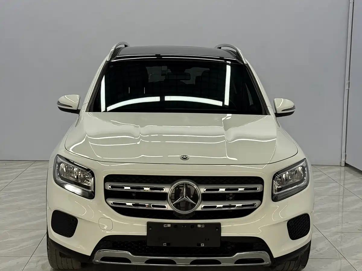 MERCEDES-BENZ GLB