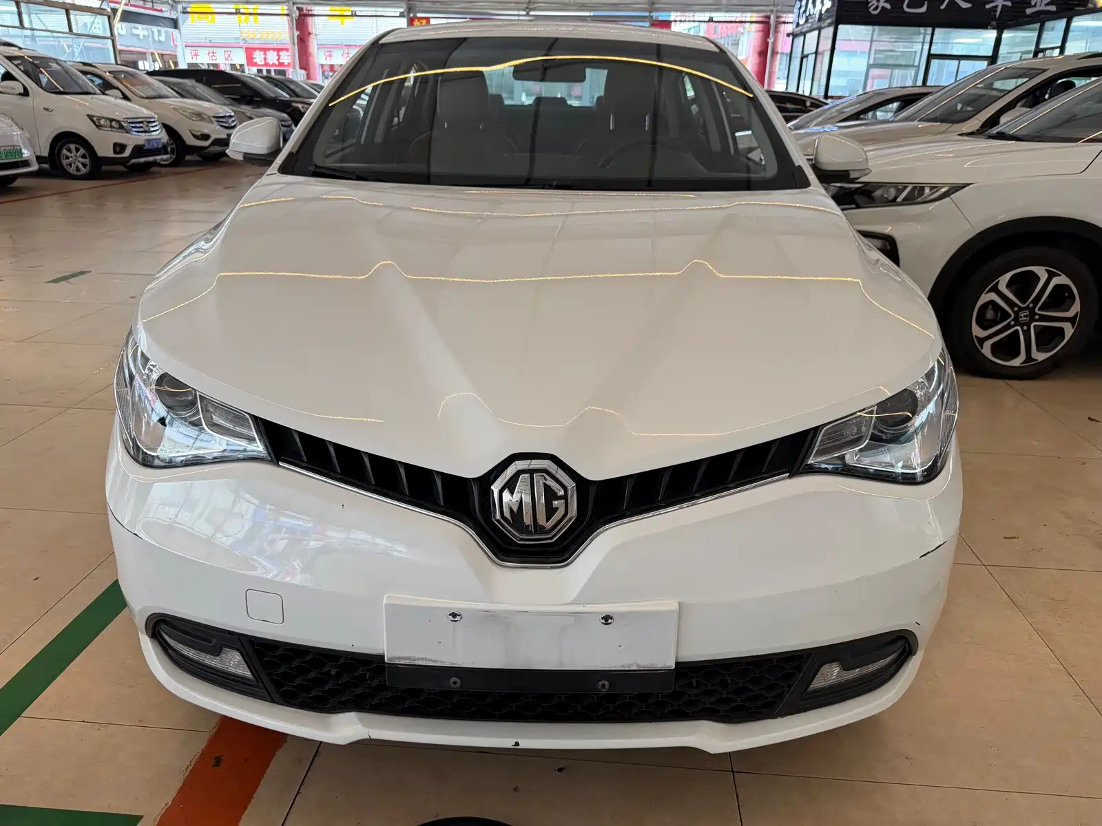 Фото 3 - MG GT