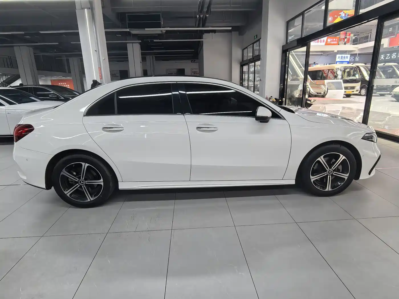 Mercedes-Benz A-Class 2024 Facelift A 200 L Fashion фото 5