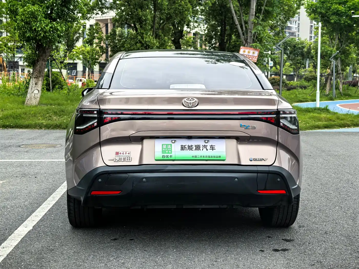Toyota bZ3 2023 616km Long Range Premium фото 9