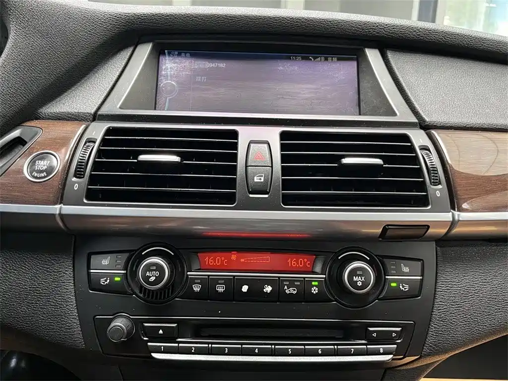 BMW X6 2014 xDrive35i Sport фото 13