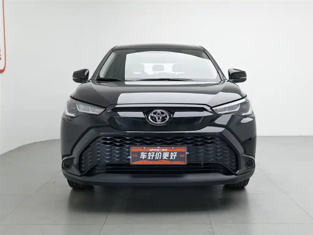 Toyota Frontlander 2023 2.0L CVT Elite Edition фото 3