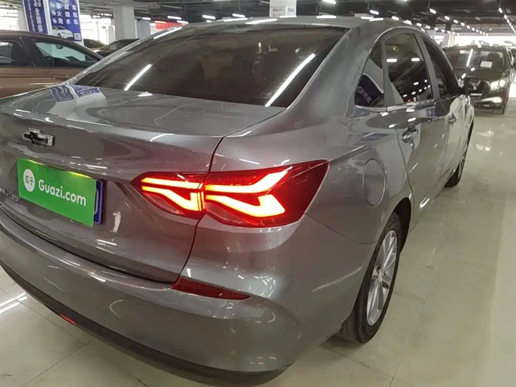 CHEVROLET CRUZE