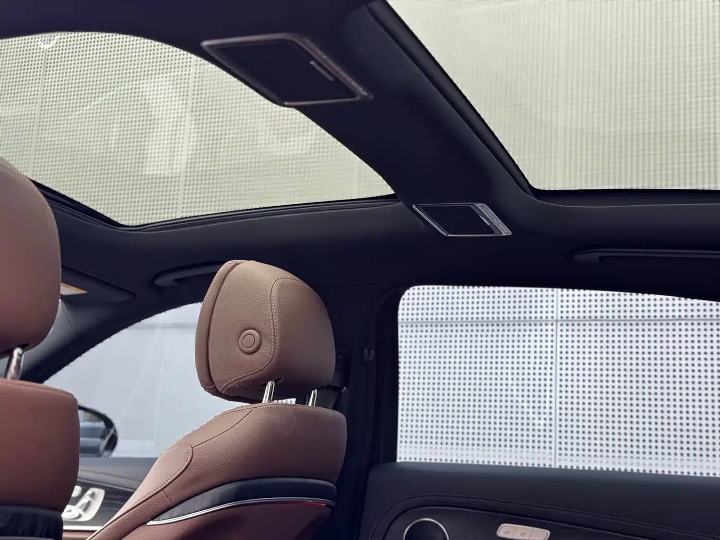 Mercedes-Benz E-Class New Energy 2023 E 350 e L Plug-in Hybrid Sport Sedan фото 13