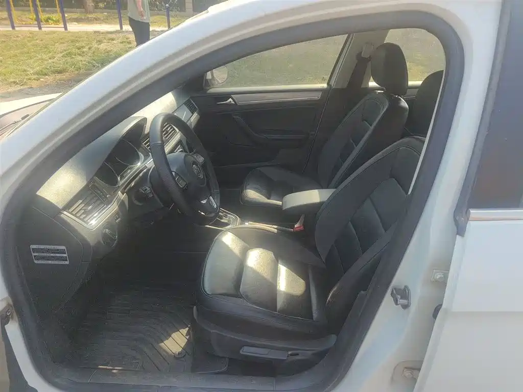 Volkswagen Bora 2015 Quality Edition 1.6L Automatic Comfort фото 8
