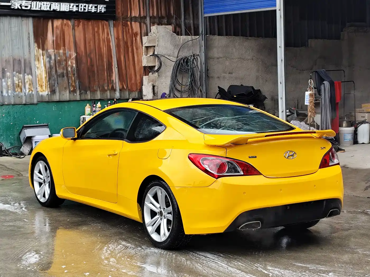 Hyundai Genesis Coupe 2009 Model 2.0T Automatic Luxury Edition фото 8