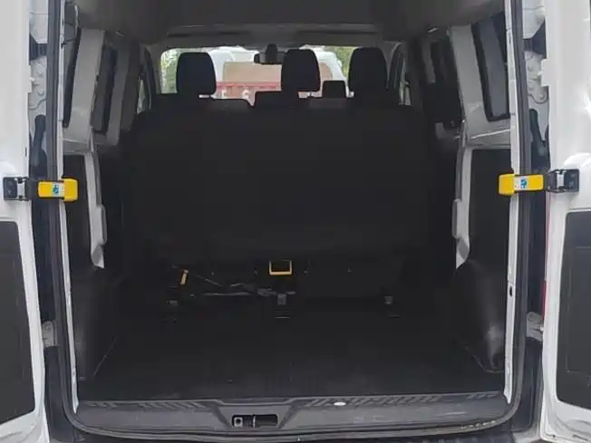 Ford Transit 2019 2019 2.0T Diesel Multi-Purpose Commercial Vehicle Medium Wheelbase Medium Roof 6-Seater China VI