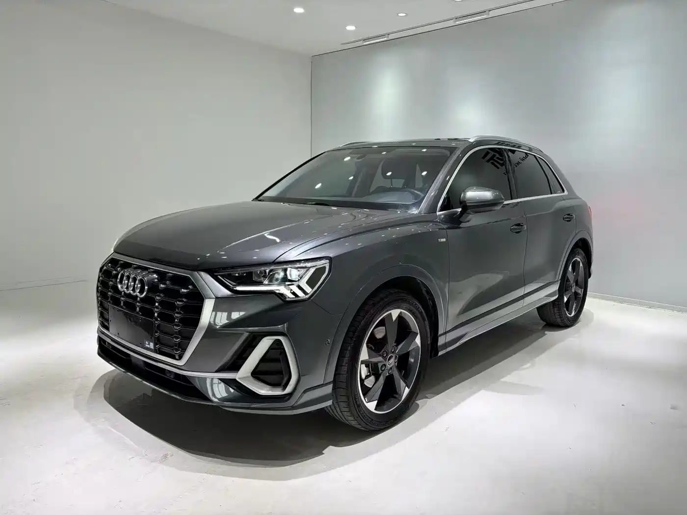 Audi Q3 2023 35 TFSI Fashion Dynamic (1.4T)