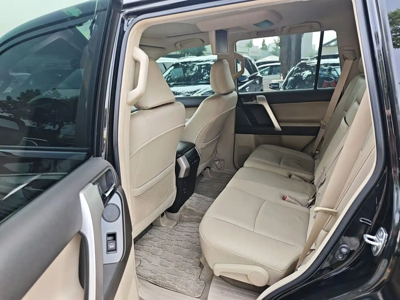 Toyota Prado 2010 4.0L Automatic TX-L NAVI фото 8