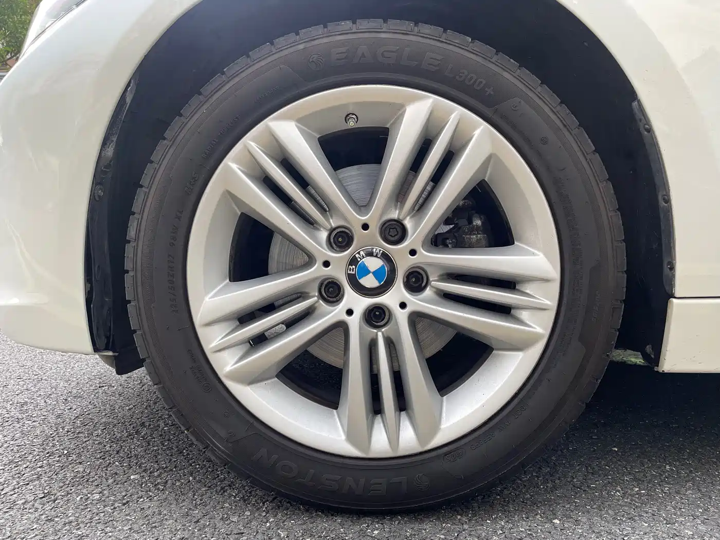 Photo 22 - BMW 3 Series