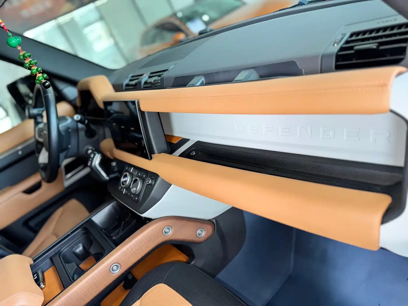 Land Rover Defender 2023 Facelift 110 3.0T P400 X-DYNAMIC HSE фото 18
